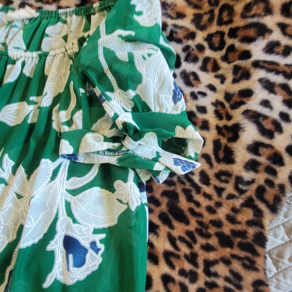 Blouse - Picture 2 of 3